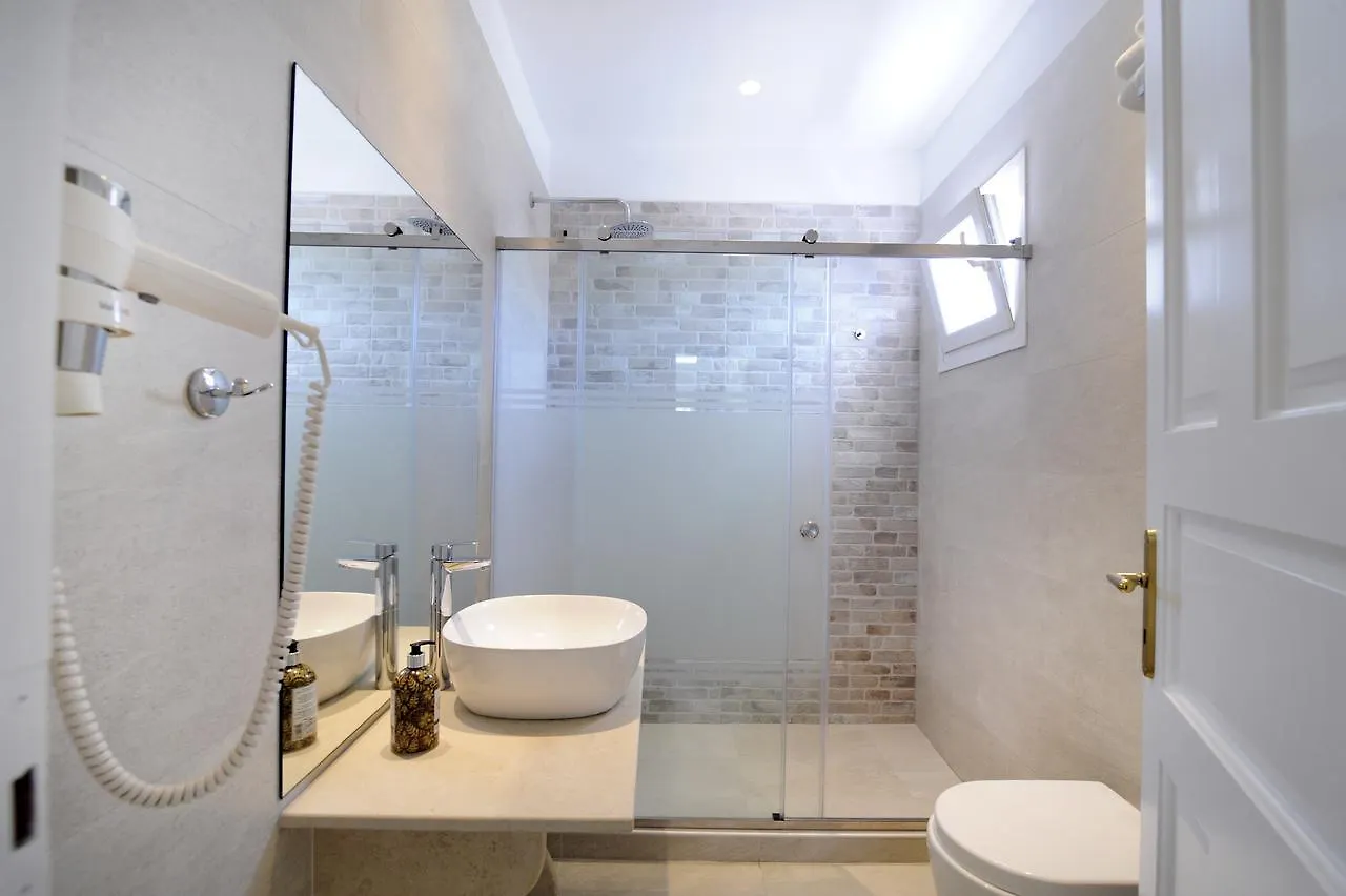 Hotel Anna Platys Gialos
